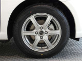 R7年式夏タイヤ175/65R15ダンロップ製です。