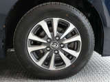 R7年式夏タイヤ195/65R15ダンロップ製です。