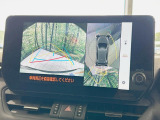 【パノラミックビューモニター】専用のカメラにより、上から見下ろしたような視点で360度クルマの周囲を確認することができます☆死角部分も確認しやすく、狭い場所での切り返しや駐車もスムーズに行えます。