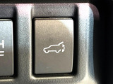 【パワーバックドア】スマートキーや運転席のボタンを押すだけでリアゲートが自動で開閉します!荷物を持っている時や、高い位置にあるバックドアを閉める際に便利な機能です♪