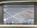 ●純正ナビ:一体感のあるナビは、高級感ある車内を演出してくれます。Bluetooth再生などオーディオ機能も充実しておりますので、運転もより楽しめます♪
