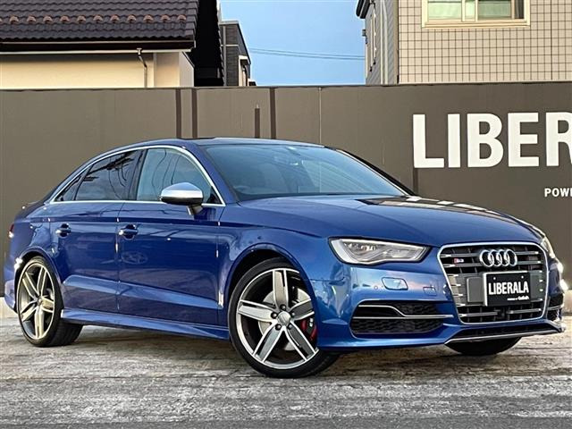 S3セダン2.0 4WD本革シート