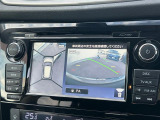 【アラウンドビューモニター】専用のカメラにより、上から見下ろしたような視点で360度クルマの周囲を確認することができます☆死角部分も確認しやすく、狭い場所での切り返しや駐車もスムーズに行えます。
