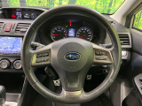 インテリアに合わせたデザインのステアリングは、運転される方のことも考え、運転しやすい形状、大きさです。是非一度、実際に触ってお確かめください。