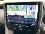 【パノラミックビューモニター】専用のカメラにより、上から見下ろしたような視点で360度クルマの周囲を確認することができます☆死角部分も確認しやすく、狭い場所での切り返しや駐車もスムーズに行えます。