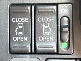 【両側パワースライドドア】スマートキーや運転席のスイッチで後席両側スライドドアの開閉が可能♪電動だから力を入れてドアを開ける必要が無く、小さなお子様でも簡単に開け閉めでき快適です♪