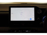 ディスプレイオーディオを装備。スマホとクルマをつなぐことで、これまでのナビに加えて、いろんなサービスが楽しめます。