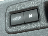 【パワーバックドア】スマートキーや運転席のボタンを押すだけでリアゲートが自動で開閉します!荷物を持っている時や、高い位置にあるバックドアを閉める際に便利な機能です♪