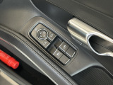 オプション設定の電動格納式ドアミラーが装着されておりますので機械式駐車場や機械式洗車機も不便なくご使用いただけます