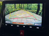 【バックカメラ】駐車時に後方がリアルタイム映像で確認できます。大型商業施設や立体駐車場での駐車時や、夜間のバック時に大活躍!運転スキルに関わらず、今や必須となった装備のひとつです!