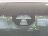 【シティブレーキアクティブシステム】低速走行中に前方の車両等を認識し、衝突しそうな時は警報とブレーキで衝突回避と被害軽減をアシスト。より安全にドライブをお楽しみいただけます。