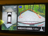 【アラウンドビューモニター】専用のカメラにより、上から見下ろしたような視点で360度クルマの周囲を確認することができます☆死角部分も確認しやすく、狭い場所での切り返しや駐車もスムーズに行えます。