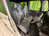運転席シート廻りは使用感も少なく、良好な状態となっています。丁寧に使われていたことがよくわかりますね。