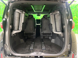 【パワーバックドア】スマートキーや運転席のボタンを押すだけでリアゲートが自動で開閉します!荷物を持っている時や、高い位置にあるバックドアを閉める際に便利な機能です♪