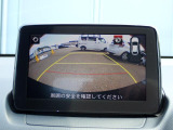 バックカメラ装備しております。駐車時に大変役に立ちますよ♪駐車が苦手な方にも便利機能です♪