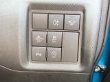 ●仕入れ段階で徹底したチェックを行い、厳しい審査にパスした車だけを展示・販売しています。弊社ではこれをプロチェックと呼び、数十の独自チェック項目に基づき、車の状態を調べ上げています。