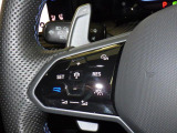 Travel Assist。設定した速度を上限に自動で加減速し、一定の車間距離,およ走行レーンを保つことでロングドライブの疲労を軽減します。