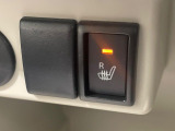 【シートヒーター】寒い日に重宝するシートヒーター!エアコンより早く温まってくれるので寒がりの人も安心ですね♪エアコンの温風は乾燥するから苦手、という方にもをおすすめです。