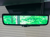 【デジタルインナーミラー】後席の大きな荷物や同乗者で後方が確認しづらい時でも安心!カメラが撮影した車両後方の映像をルームミラー内に表示。クリアな視界で状況の確認が可能です!