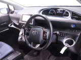 運転席周りは遊びにも通勤にも普段のお買い物にもピッタリ。日々のドライブに居心地のよいレイアウトです。