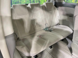 3列目シートはもちろん状態良好☆大人でもゆったりと座って頂けますので、大人数でのお出かけもラクラクです♪ご家族で、気の知れた仲間で、ドライブに行くのが楽しみですね♪
