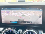 ●Mercedes純正ナビ:一体感のあるナビは、高級感ある車内を演出してくれます。Bluetooth再生などオーディオ機能も充実しておりますので、運転もより楽しめます♪