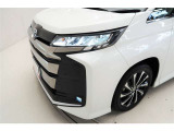 LEDヘッドライトです。デザイン性がよくとても明るいので、夜間の走行や悪天候でも安心です。しかも長寿命!