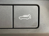 【パワーバックドア】スマートキーや運転席のボタンを押すだけでリアゲートが自動で開閉します!荷物を持っている時や、高い位置にあるバックドアを閉める際に便利な機能です♪