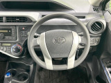 インテリアに合わせたデザインのステアリングは、運転される方のことも考え、運転しやすい形状、大きさです。是非一度、実際に触ってお確かめください。