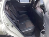 セカンドシートです!!ベンチシートになってますので、お二人の乗車ですとゆったり座って頂けますよ!!