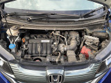 エンジンルームの画像です。店舗にて現車の確認もいただけますので、お電話で在庫のご確認の上是非ご来店くださいませ!!!ワクワクするクルマ選びをご提案します!