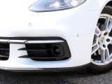 トラフィックジャムアシストは、渋滞時に車両が車線の中央をキープするようステアリング操作に介入し、長距離走行における快適性を向上させます。
