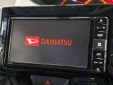 【純正ナビ】人気の純正ナビを装備しております。ナビの使いやすさはもちろん、オーディオ機能も充実!キャンプや旅行はもちろん、通勤や買い物など普段のドライブも楽しくなるはず♪