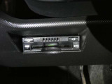 ETC車載器付きです。高速道路の料金所渋滞も解消!落ち着いてスムーズに通過できます。今や必需品の一つとなった装備ですね。