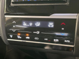 【オートエアコン】一度お好みの温度に設定すれば、車内の温度を検知し風量や温度を自動で調整。暑い…寒い…と何度もスイッチ操作をする必要はありません。快適な車内空間には必須の機能ですね♪