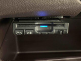 ETCカードを挿入することで高速道路を利用する際の支払いがキャッシュレスになったり、ETCスマートインターチェンジが利用できたり、とても便利なアイテムです!保証は修理保証のみとなります。