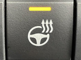 【ステアリングヒーター】冬場の寒い日に手がかじかみながら運転するのはツライですよね。でも、これがあれば安心です!ハンドルのグリップ部がじわっと暖かくなって心までポカポカします。