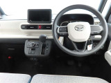 ぜひ展示車の運転席に座ってみてください。