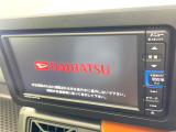 【純正ナビ】人気の純正ナビを装備しております。ナビの使いやすさはもちろん、オーディオ機能も充実!キャンプや旅行はもちろん、通勤や買い物など普段のドライブも楽しくなるはず♪