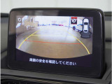 【バックカメラ】駐車が苦手な方でも安心してお乗りいただけます。リバース連動で画面が切り替わるのでとっても便利です。