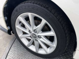トヨタ純正アルミホイールです。軽量なので、燃費の向上が期待できます!