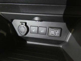 運転席と助手席には寒い時にうれしいシートヒーターが装備されてます。