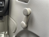 店舗にて現車の確認もいただけますので、お電話で在庫のご確認の上是非ご来店くださいませ。