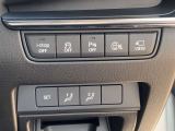 各操作スイッチが運転席すぐ近くにありますので、操作性バッチリです。