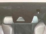 【トヨタセーフティセンス】走行中に前方の車両等を認識し、衝突しそうな時は警報とブレーキで衝突回避と被害軽減をアシスト。より安全にドライブをお楽しみいただけます。
