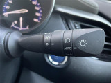 【 オートライト 】オートライトなのでライトの点け忘れを気にすることなく運転が出来ます。