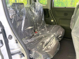 高品質なオリジナルフロアマットもオプションにてご用意しております。お好きなデザインやカラーをお車に合わせて選んでいただくことができます♪