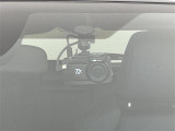 【ドライブレコーダー】映像・音声などの運転中の記録を残します。事故などを起こした起こされた時の証拠になりえますので、もしも時でも安心ですね。