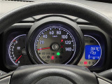【メーターまわり】ドライバーから見やすい位置にあって安全運転に寄与します。メーターも見やすくてシンプルなデザインになっております。