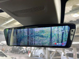 【アドバンスドルームミラー】後席の大きな荷物や同乗者で後方が確認しづらい時でも安心!カメラが撮影した車両後方の映像をルームミラー内に表示。クリアな視界で状況の確認が可能です!
